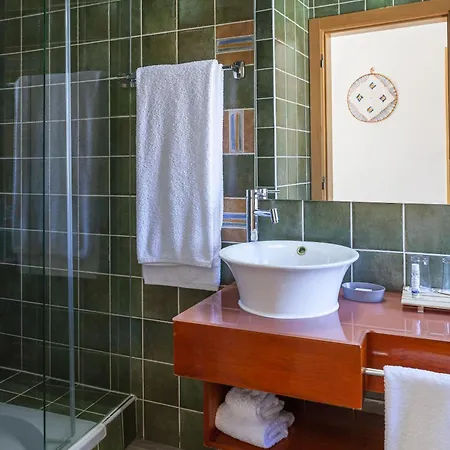 Boutique Casa Do Outeiro - Arts & Crafts Hotel 4*